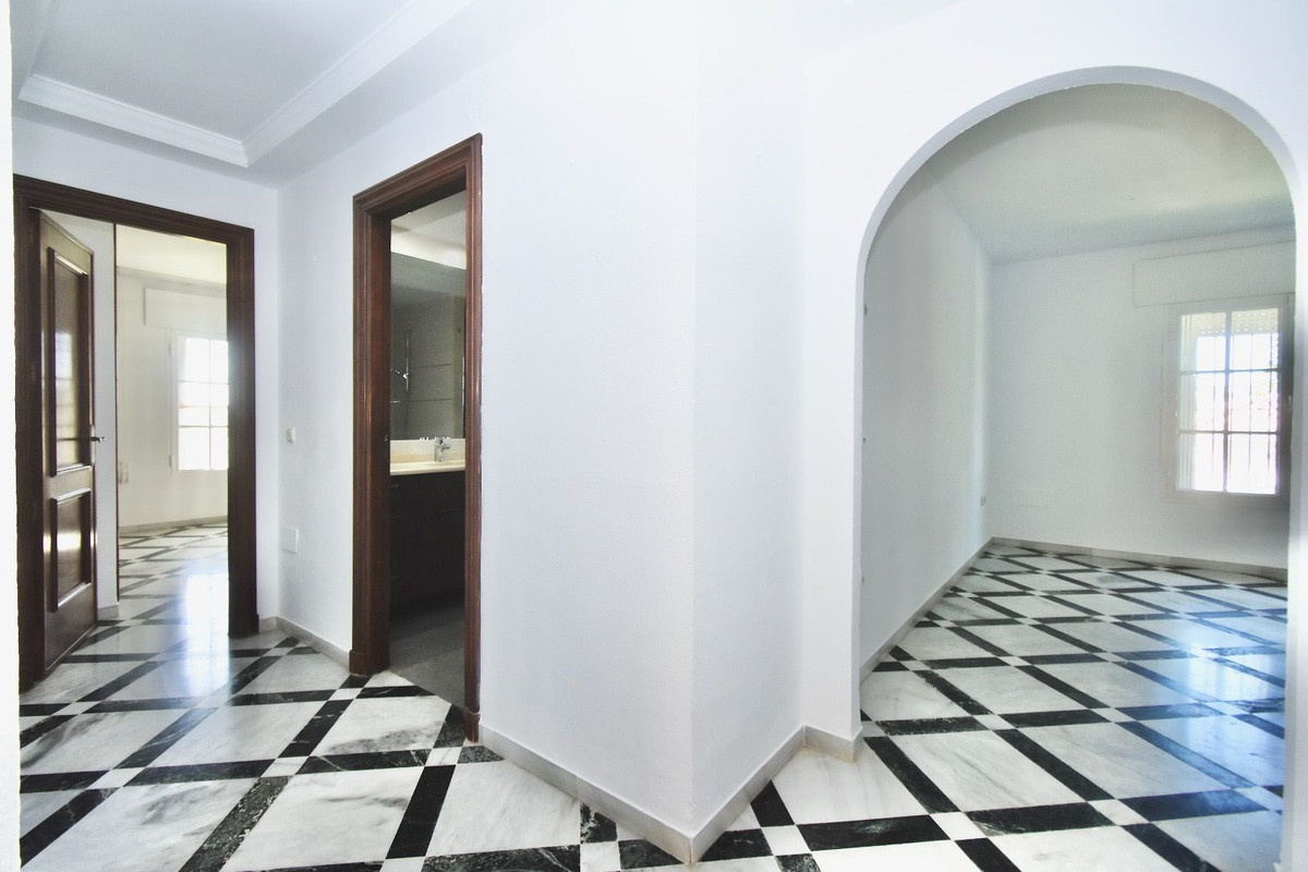 Villa for sale in Mijas