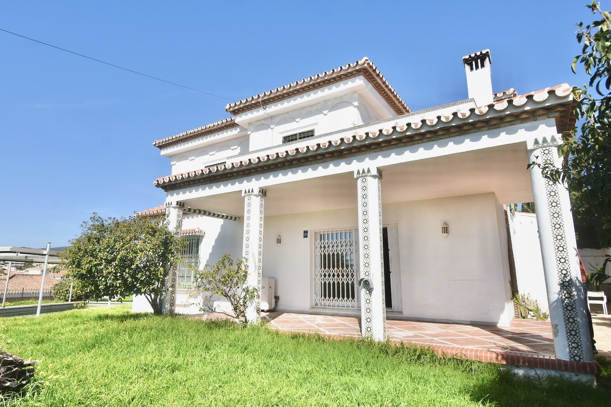 Villa for sale in Mijas