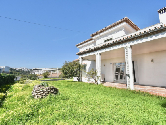 Villa for sale in Mijas