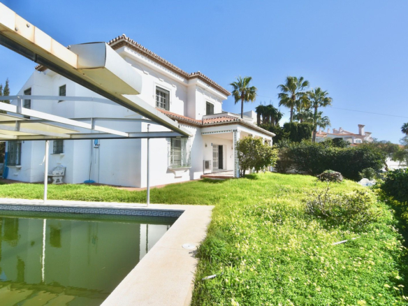 Villa for sale in Mijas