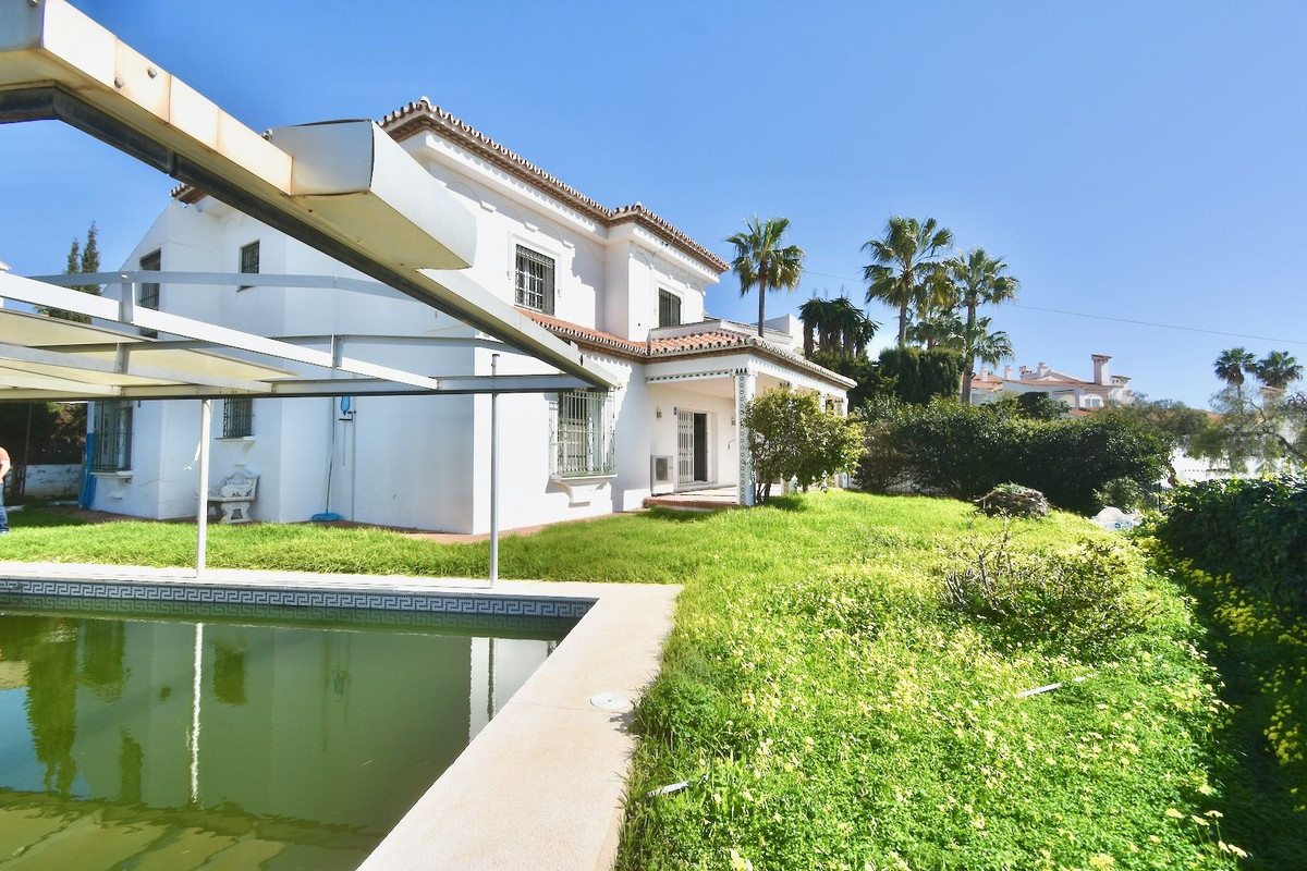 Villa for sale in Mijas
