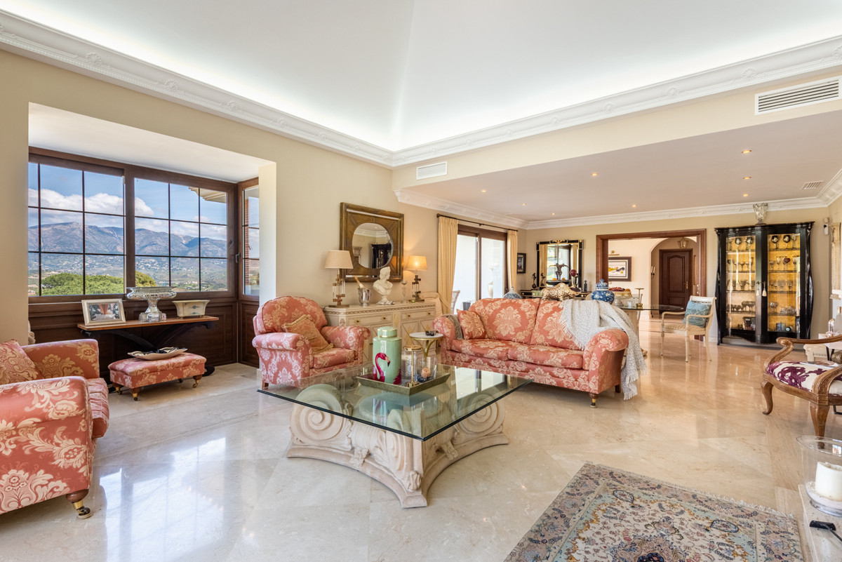 Villa for sale in Mijas