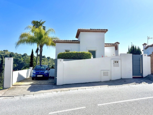Villa for sale in Mijas