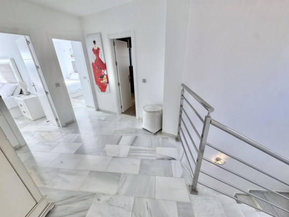 Villa for sale in Mijas