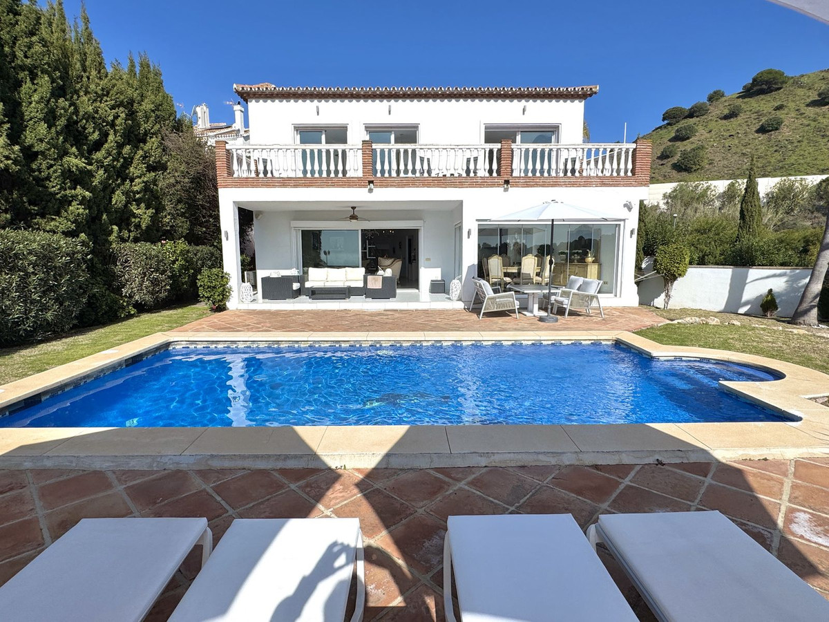 Villa for sale in Mijas