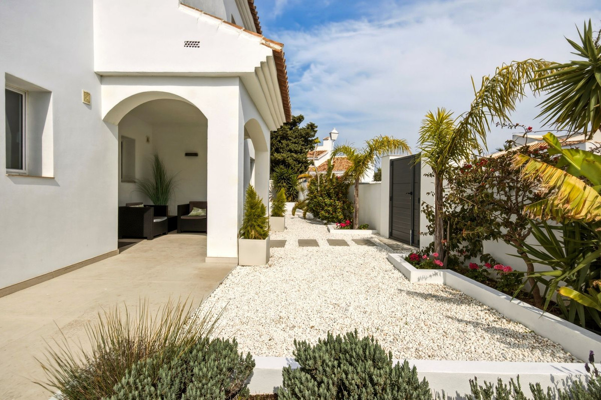 Villa for sale in Mijas