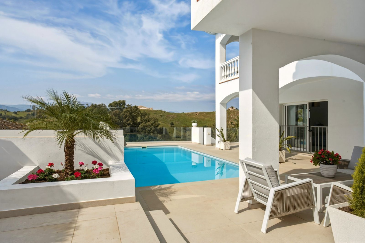 Villa for sale in Mijas