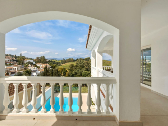 Villa for sale in Mijas