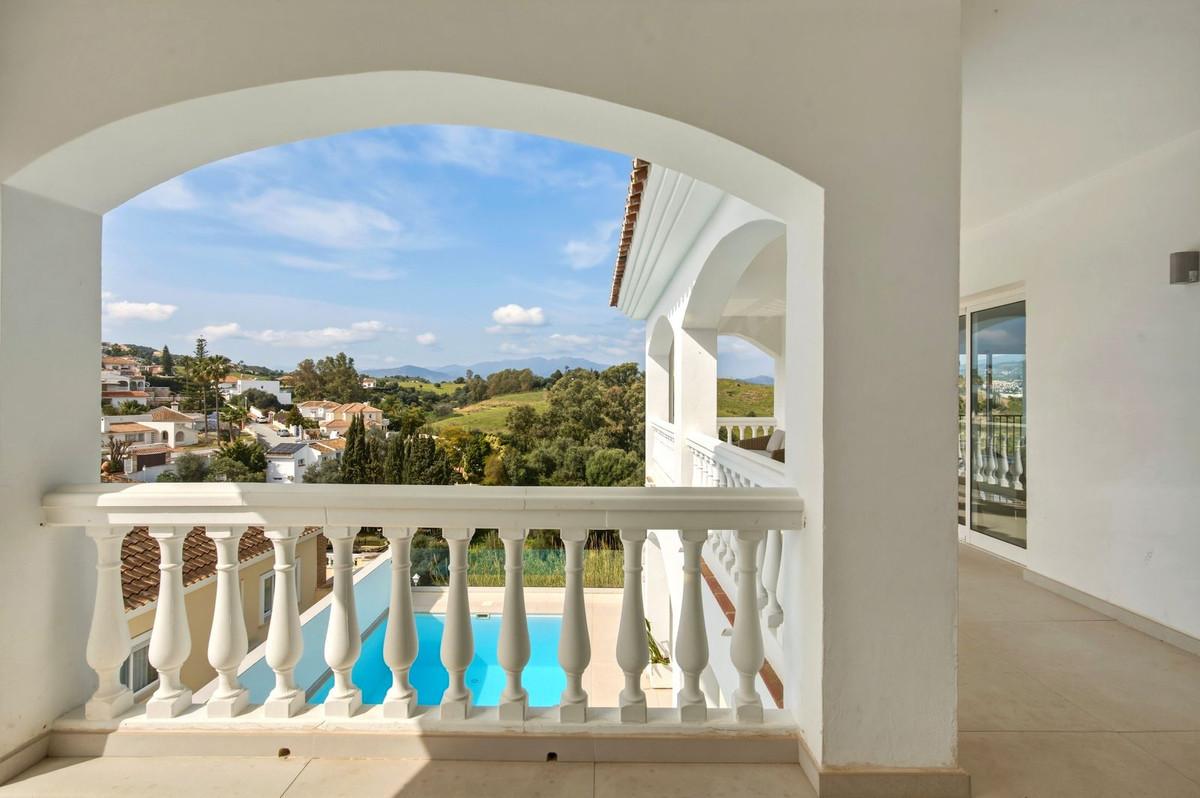 Villa for sale in Mijas