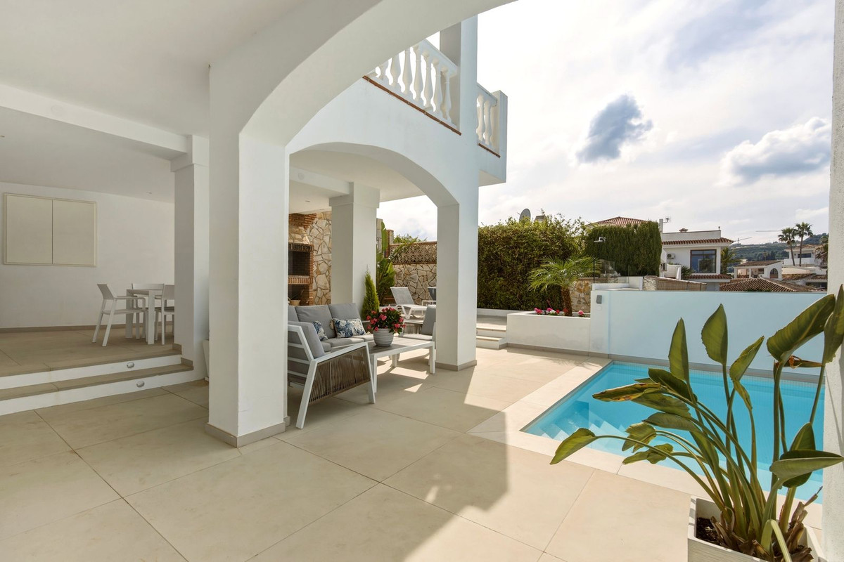 Villa for sale in Mijas
