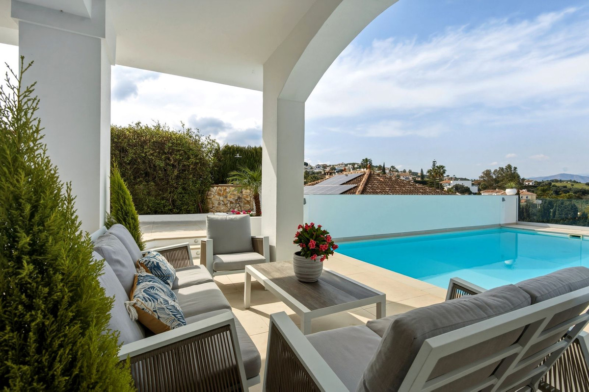 Villa for sale in Mijas