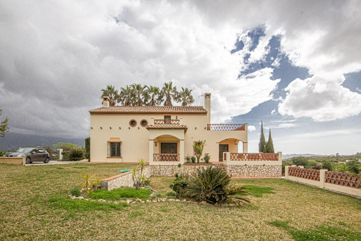 Villa for sale in Mijas