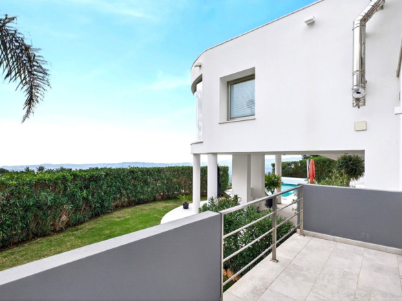 Villa for sale in Mijas