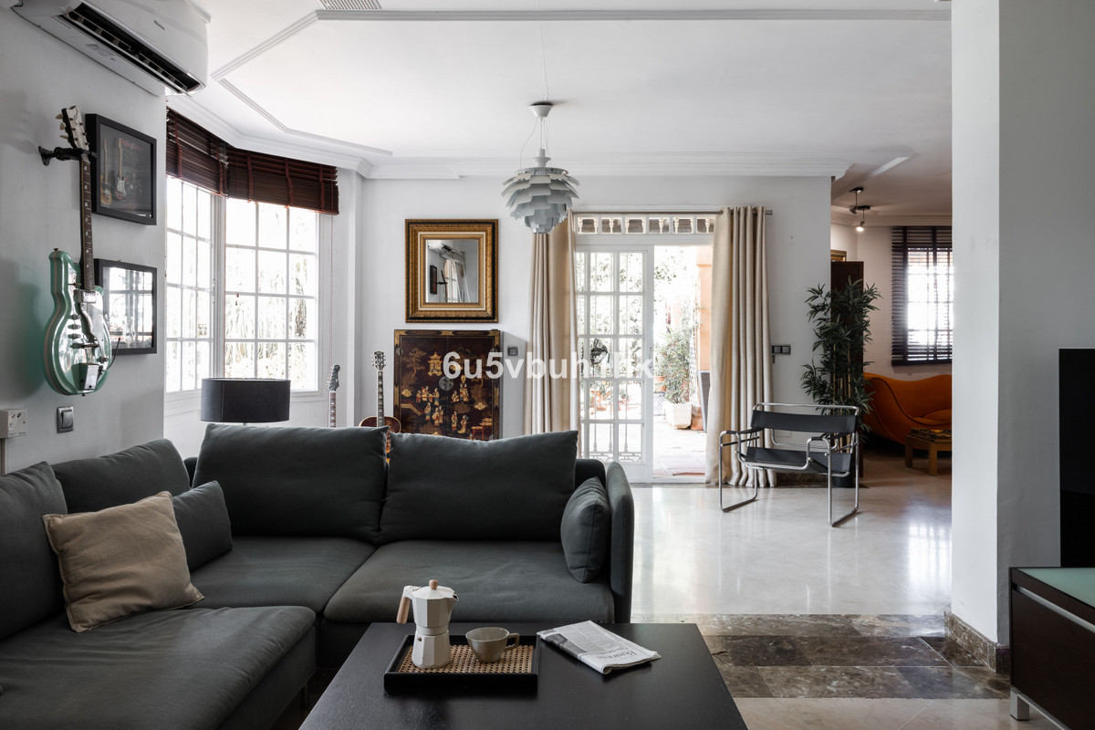 Villa for sale in Mijas