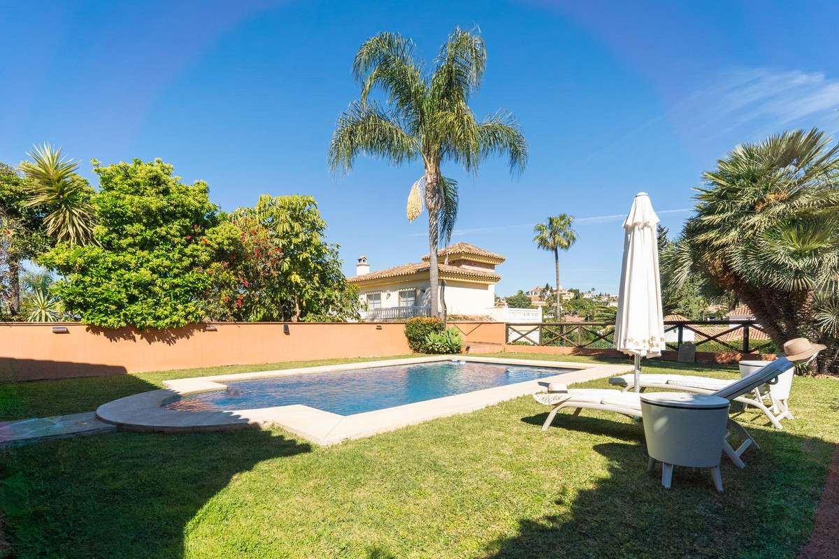 Villa for sale in Mijas