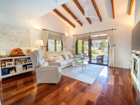 Villa for sale in Mijas