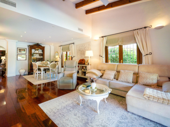 Villa for sale in Mijas