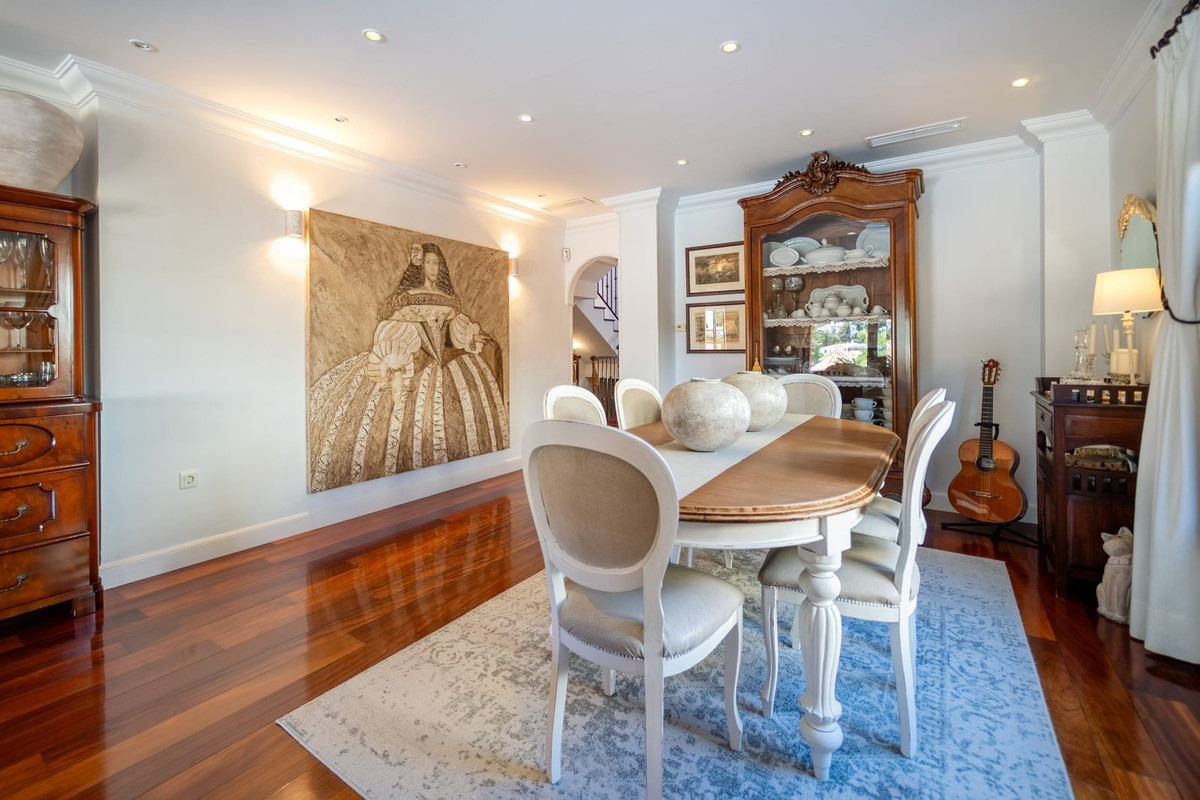 Villa for sale in Mijas