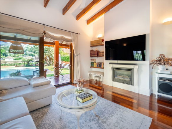 Villa for sale in Mijas