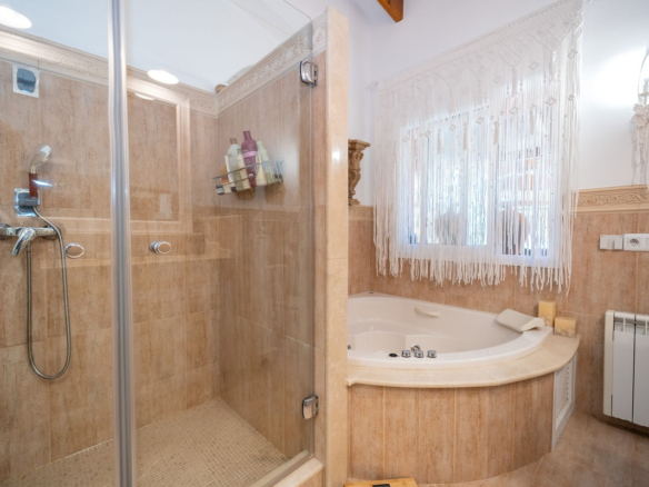 Villa for sale in Mijas