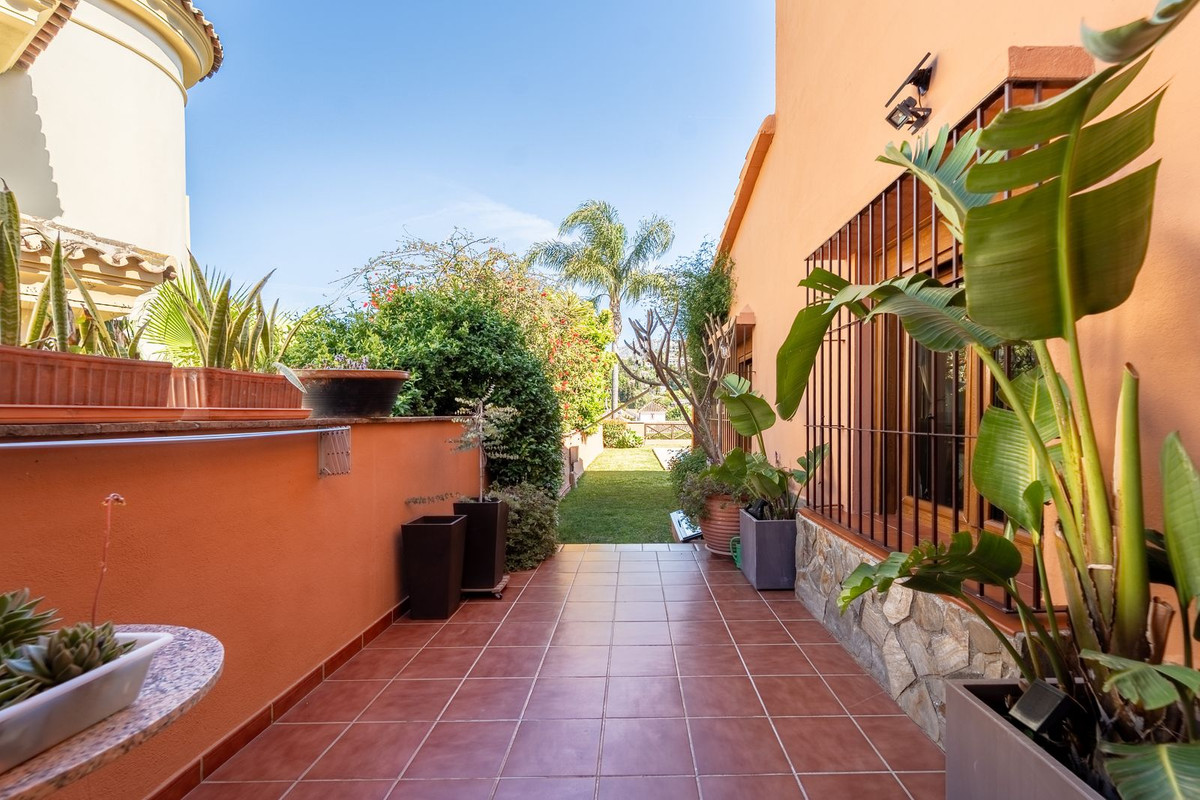 Villa for sale in Mijas