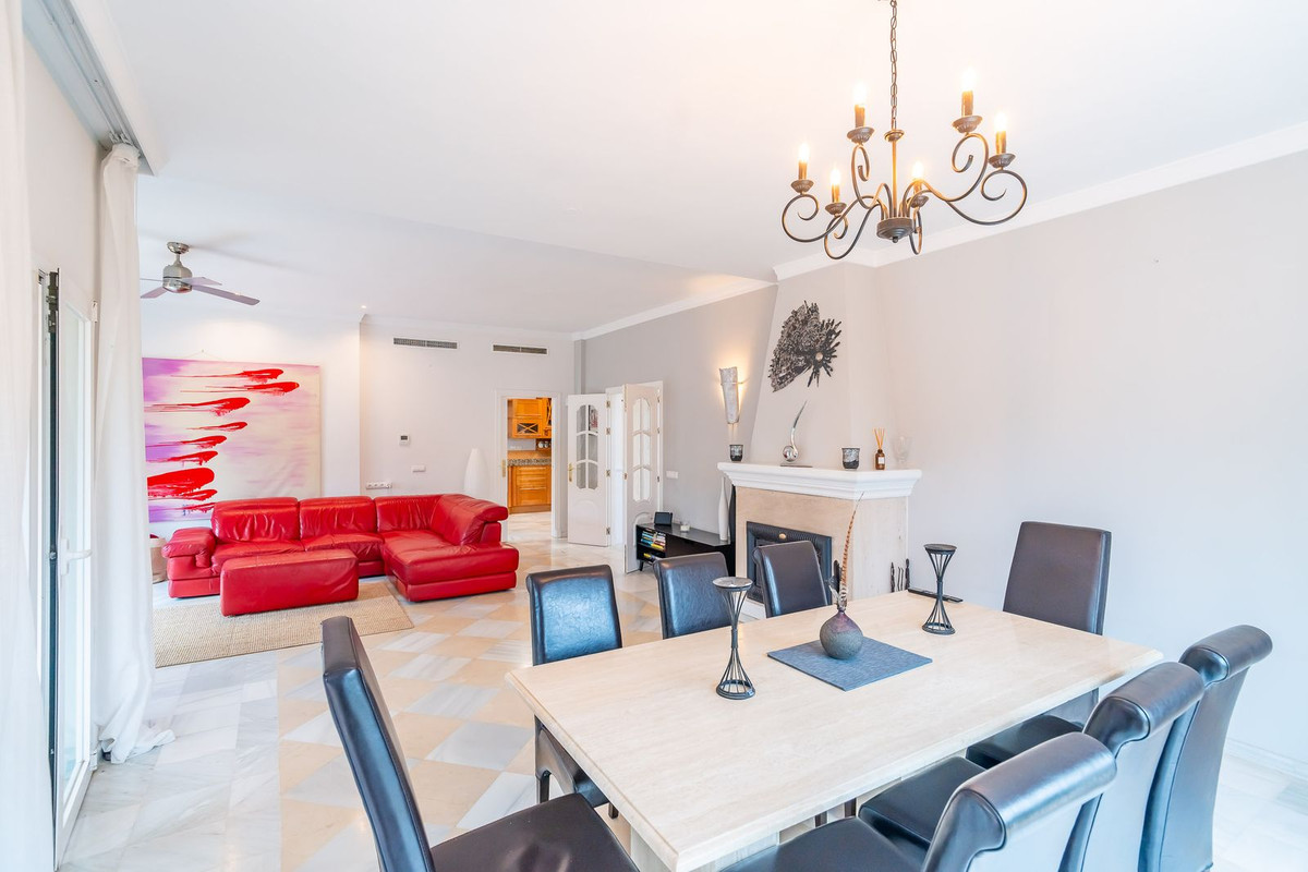 Villa for sale in Mijas