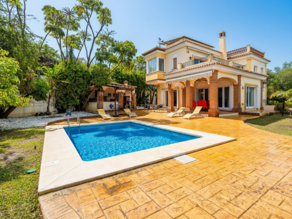 Villa for sale in Mijas