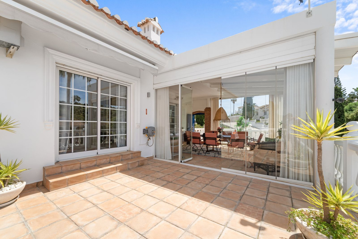 Villa for sale in Mijas