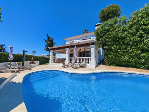 Villa for sale in Mijas