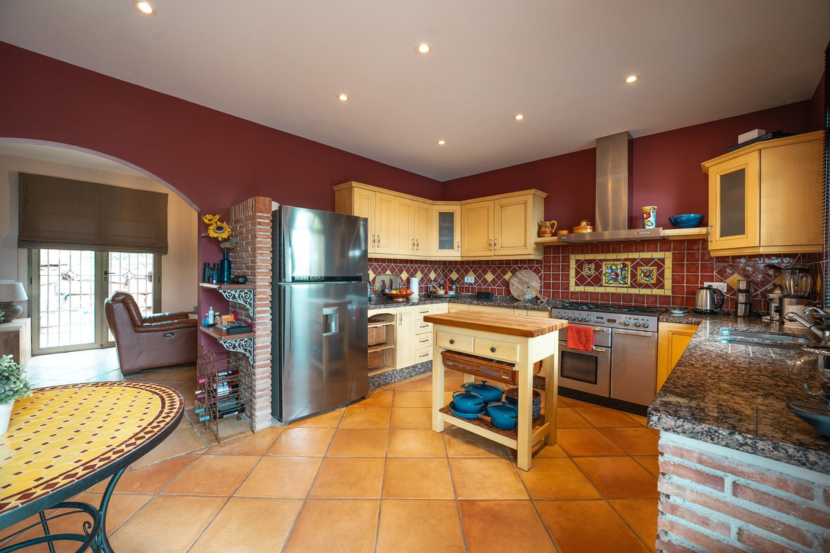 Villa for sale in Monda