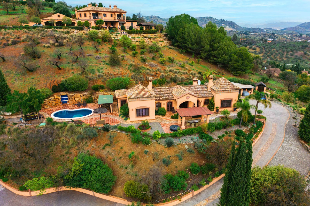 Villa for sale in Monda