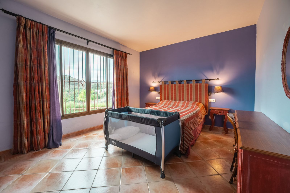 Villa for sale in Monda