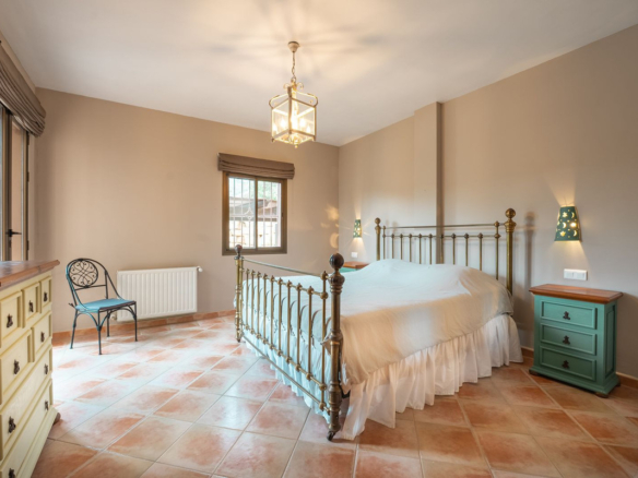 Villa for sale in Monda