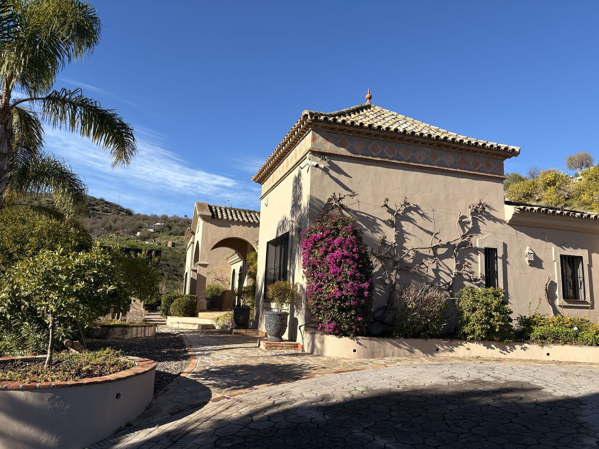Villa for sale in Monda