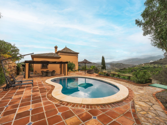 Villa for sale in Monda