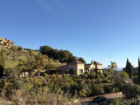 Villa for sale in Monda