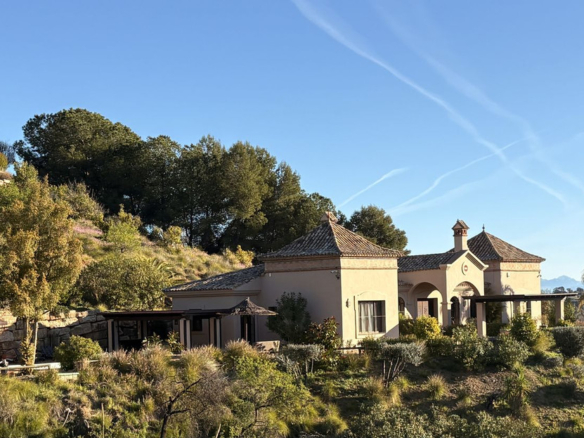 Villa for sale in Monda