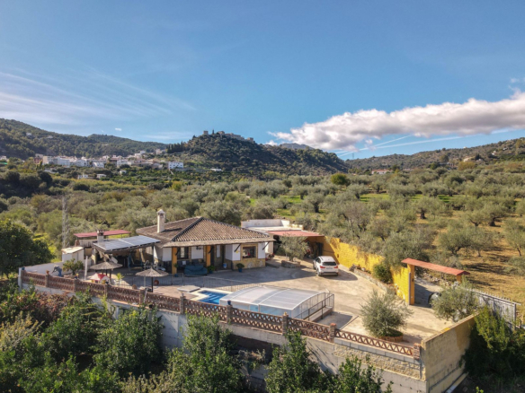Villa for sale in Monda