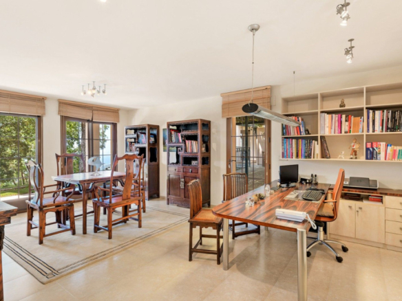 Villa for sale in Ojén