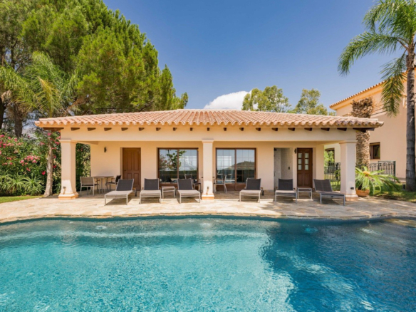 Villa for sale in Ojén