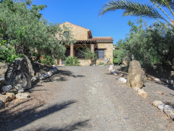 Villa for sale in Pizarra