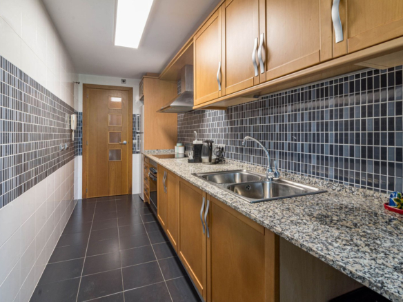 Apartment for sale in Estepona