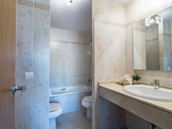 Apartment for sale in Estepona