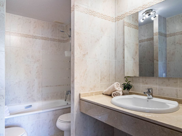 Apartment for sale in Estepona
