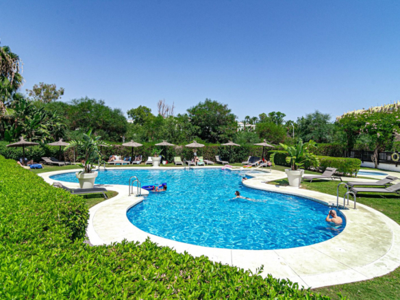 Apartment for sale in Estepona