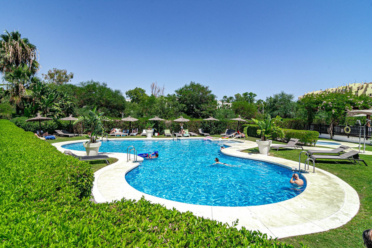 Apartment for sale in Estepona