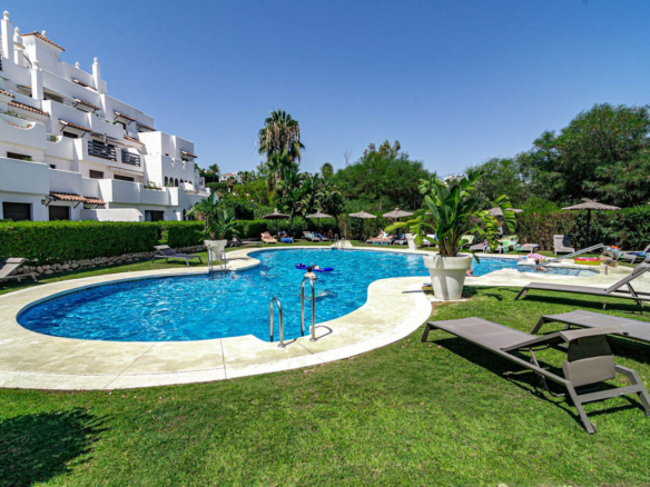 Apartment for sale in Estepona