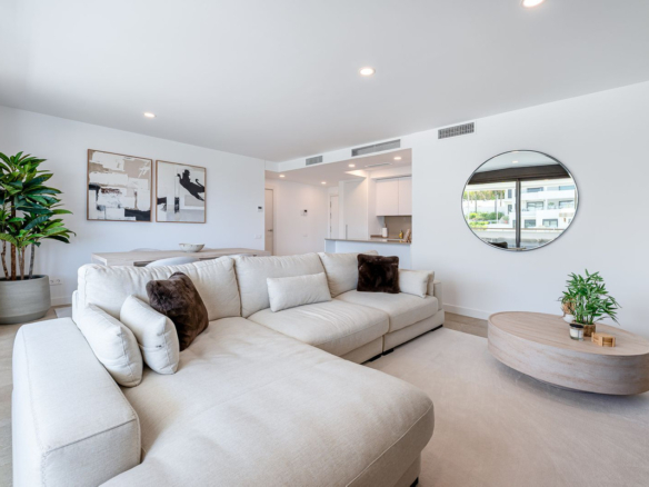 Apartment for sale in Estepona
