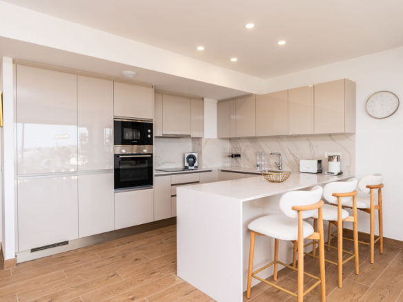 Apartment for sale in Estepona