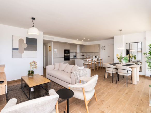 Apartment for sale in Estepona